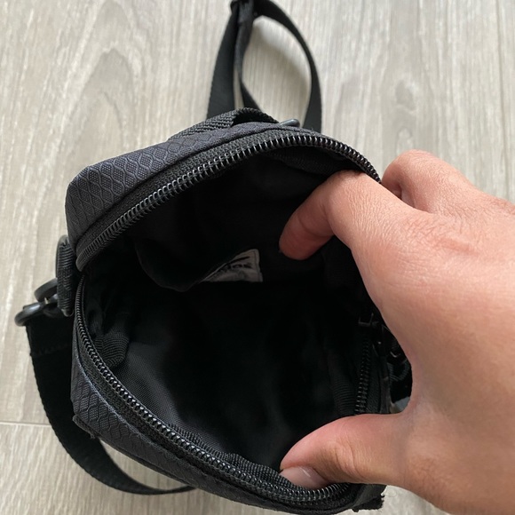 Adidas unisex utility festival crossbody bag - Picture 9 of 13